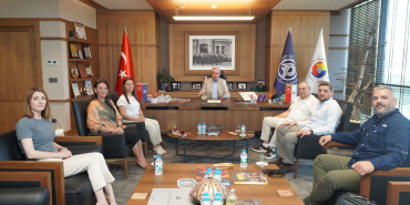 "Bir Kitap Biletin Olsun" Hareketi Yalova’da Kütüphane Kuruyor