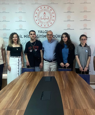 DİLİMİZİN ZENGİNLİKLERİ YARIŞMASINDA YALOVALI ÖĞRENCİLERDEN GURURLANDIRAN BAŞARI