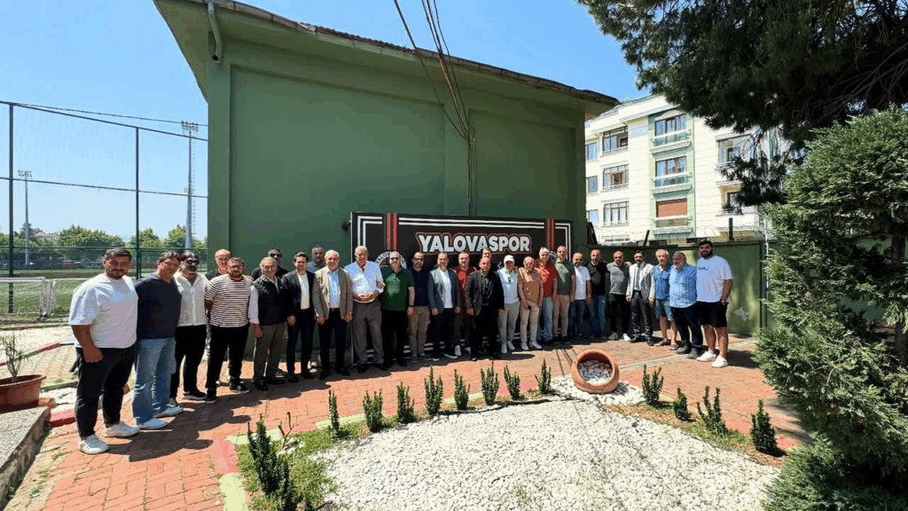 Yalovaspor’da Birlik ve Beraberlik Kahvaltısı: Eski Başkanlar ve Yöneticiler Bir Araya Geldi