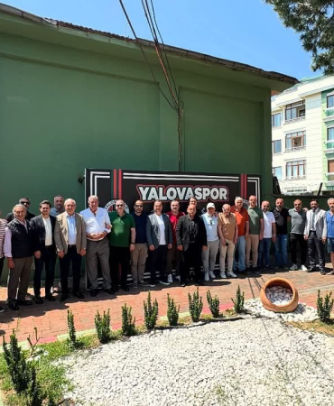 Yalovaspor’da Birlik ve Beraberlik Kahvaltısı: Eski Başkanlar ve Yöneticiler Bir Araya Geldi
