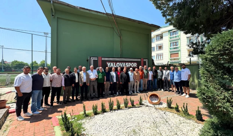 Yalovaspor’da Birlik ve Beraberlik Kahvaltısı: Eski Başkanlar ve Yöneticiler Bir Araya Geldi