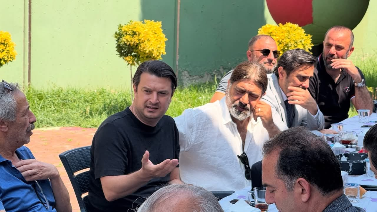 Yalovaspor’da Birlik ve Beraberlik Kahvaltısı: Eski Başkanlar ve Yöneticiler Bir Araya Geldi 5 Yalovaspor’da Birlik ve Beraberlik Kahvaltısı: Eski Başkanlar ve Yöneticiler Bir Araya Geldi