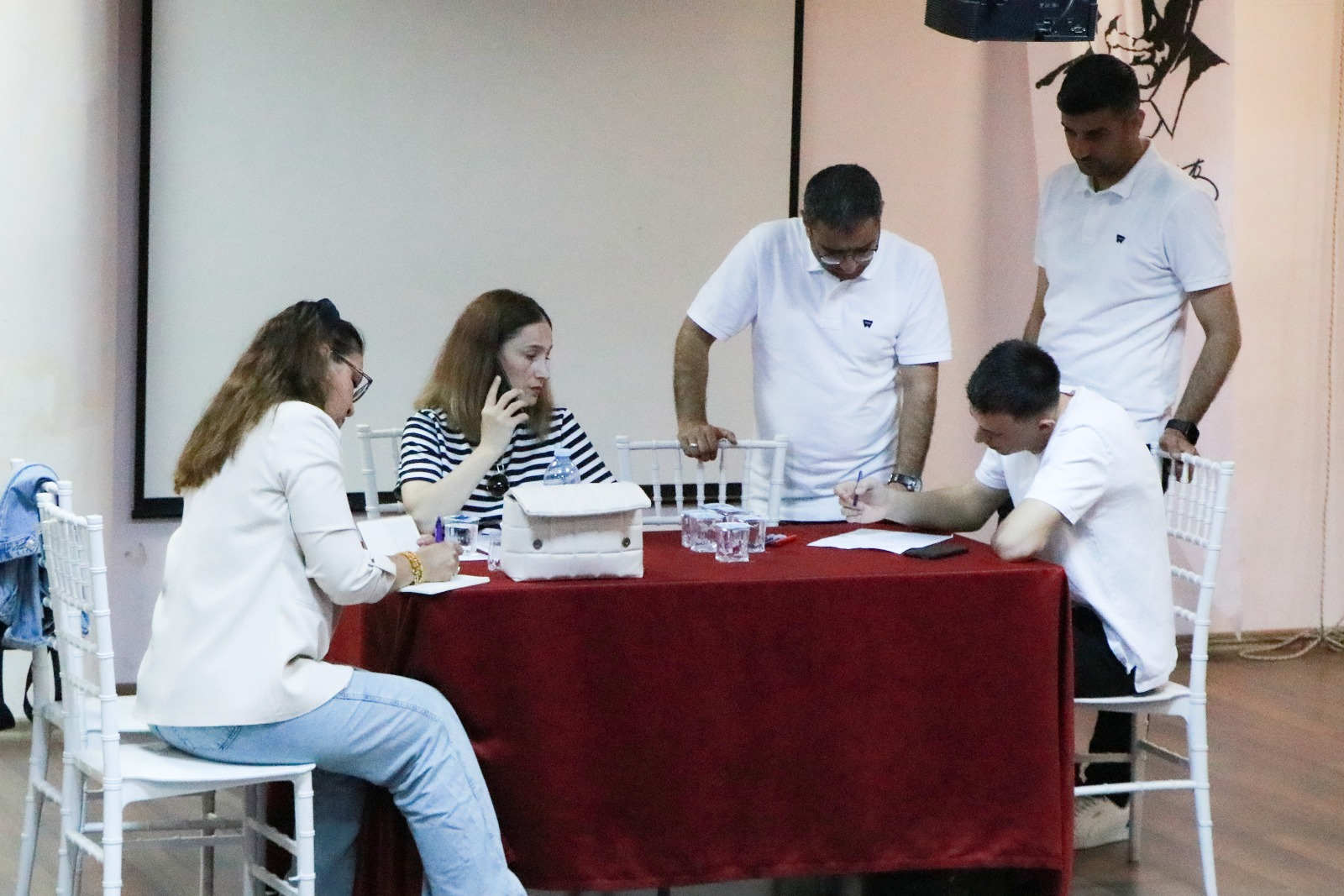 Çiftlikköy Belediyesi’nden İstihdama Büyük Destek: 9 Kişi Daha İş Sahibi Oldu 5 Çiftlikköy Belediyesi’nden İstihdama Büyük Destek: 9 Kişi Daha İş Sahibi Oldu