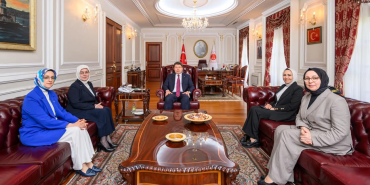 Yalova Milletvekili Meliha Akyol’dan Adalet Bakanı Yılmaz Tunç’a Ziyaret 42 Yalova Milletvekili Meliha Akyol’dan Adalet Bakanı Yılmaz Tunç’a Ziyaret