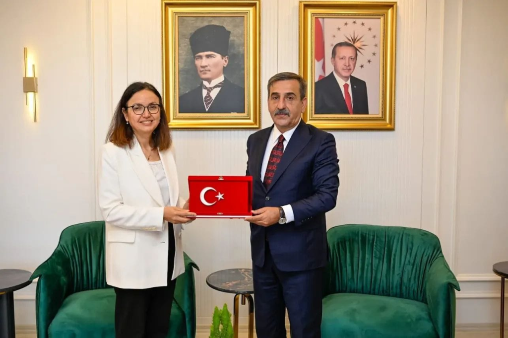 Kamu-Sen Genel Başkanı Önder Kahveci'den Yalova Valisi Dr. Hülya Kaya’ya Ziyaret
