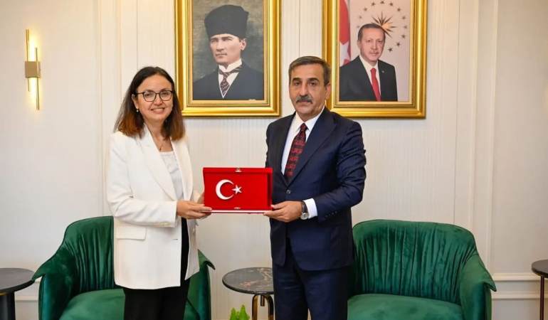 Kamu-Sen Genel Başkanı Önder Kahveci'den Yalova Valisi Dr. Hülya Kaya’ya Ziyaret