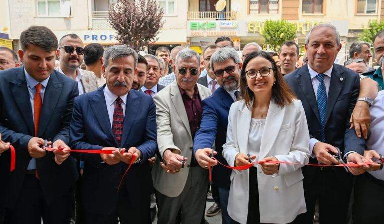 TÜRK SAĞLIK-SEN YALOVA ŞUBESİ YENİ HİZMET BİNASI GÖRKEMLİ BİR TÖRENLE AÇILDI