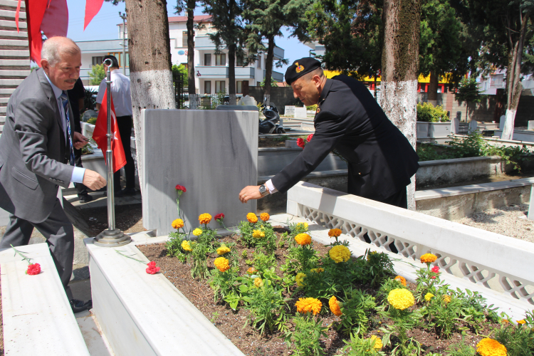 Jandarma’nın 186. Kuruluş Yıldönümünde Yalova’da Şehitlik Ziyareti