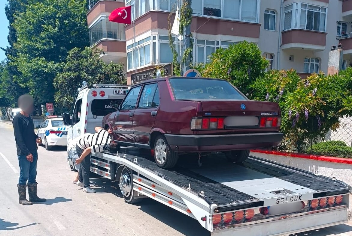 YALOVA’DA DRİFT YAPAN SÜRÜCÜYE 46 BİN TL CEZA! 4 YALOVA’DA DRİFT YAPAN SÜRÜCÜYE 46 BİN TL CEZA!