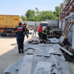 Yalova’da Sanayi Bölgesinde Metal Yangını Paniği: Ekipler Anında Müdahale Etti 8 Yalova’da Sanayi Bölgesinde Metal Yangını Paniği: Ekipler Anında Müdahale Etti