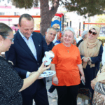 BAŞKAN YELE, ÇİNİ SERGİSİNİN AÇILIŞINI YAPTI 7 BAŞKAN YELE, ÇİNİ SERGİSİNİN AÇILIŞINI YAPTI