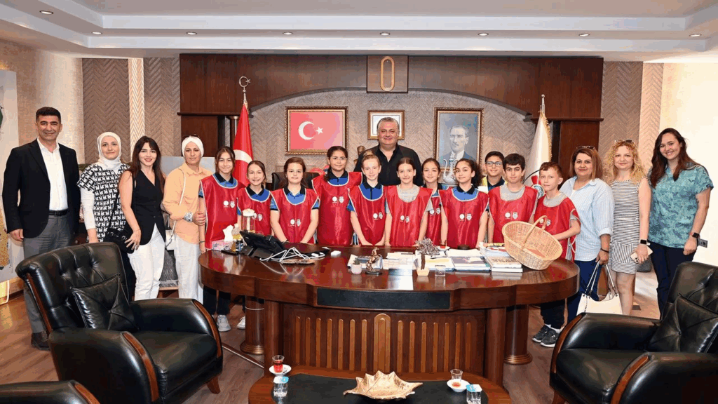 Yalova’da Minik Yüreklerden Büyük Mesaj: “Görmezden Gelme” Projesiyle Hayvan Haklarına Duyarlılık