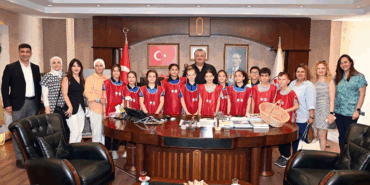 Yalova’da Minik Yüreklerden Büyük Mesaj: “Görmezden Gelme” Projesiyle Hayvan Haklarına Duyarlılık 6 Yalova’da Minik Yüreklerden Büyük Mesaj: “Görmezden Gelme” Projesiyle Hayvan Haklarına Duyarlılık