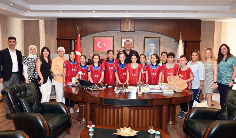 Yalova’da Minik Yüreklerden Büyük Mesaj: “Görmezden Gelme” Projesiyle Hayvan Haklarına Duyarlılık