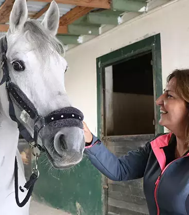 Yalovalı Kadın Girişimciden Atlı Spora Öncülük: 150 Sporcuya Eğitim Veriyor