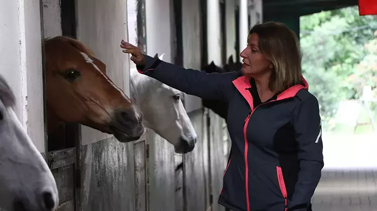 Yalovalı Kadın Girişimciden Atlı Spora Öncülük: 150 Sporcuya Eğitim Veriyor
