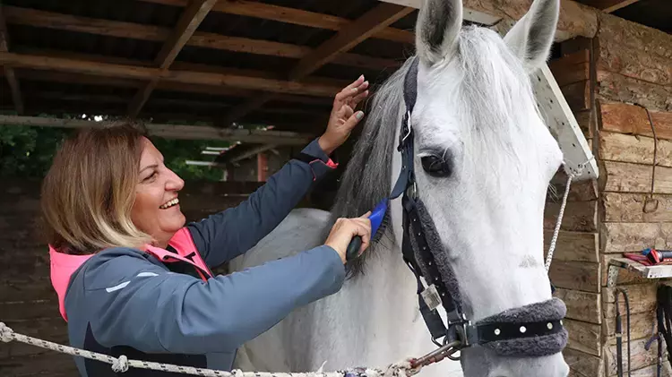 Yalovalı Kadın Girişimciden Atlı Spora Öncülük: 150 Sporcuya Eğitim Veriyor