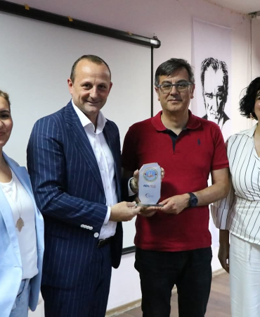 Çiftlikköy’de Edebiyat Rüzgarı: Ahmet Büke Okurlarıyla Buluştu