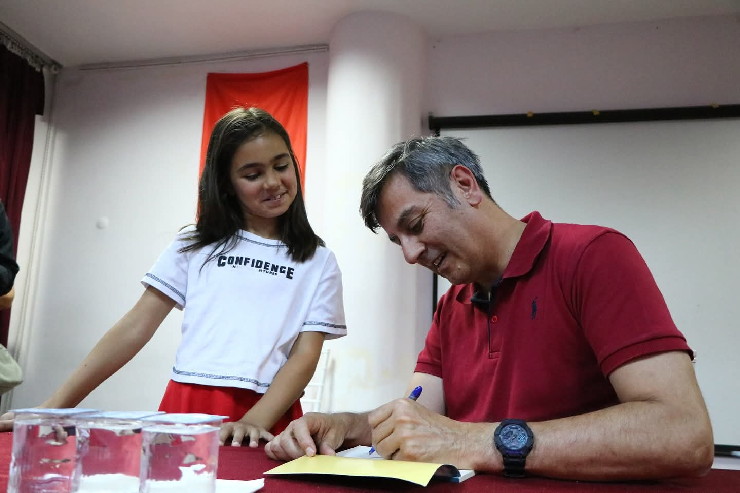 Çiftlikköy’de Edebiyat Rüzgarı: Ahmet Büke Okurlarıyla Buluştu
