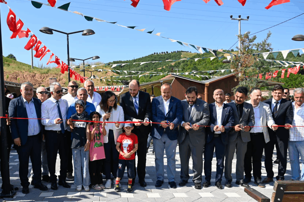ŞENKÖY’DE KÖYLÜ PAZARI VE ALTYAPI YATIRIMLARININ TOPLU AÇILIŞI YAPILDI