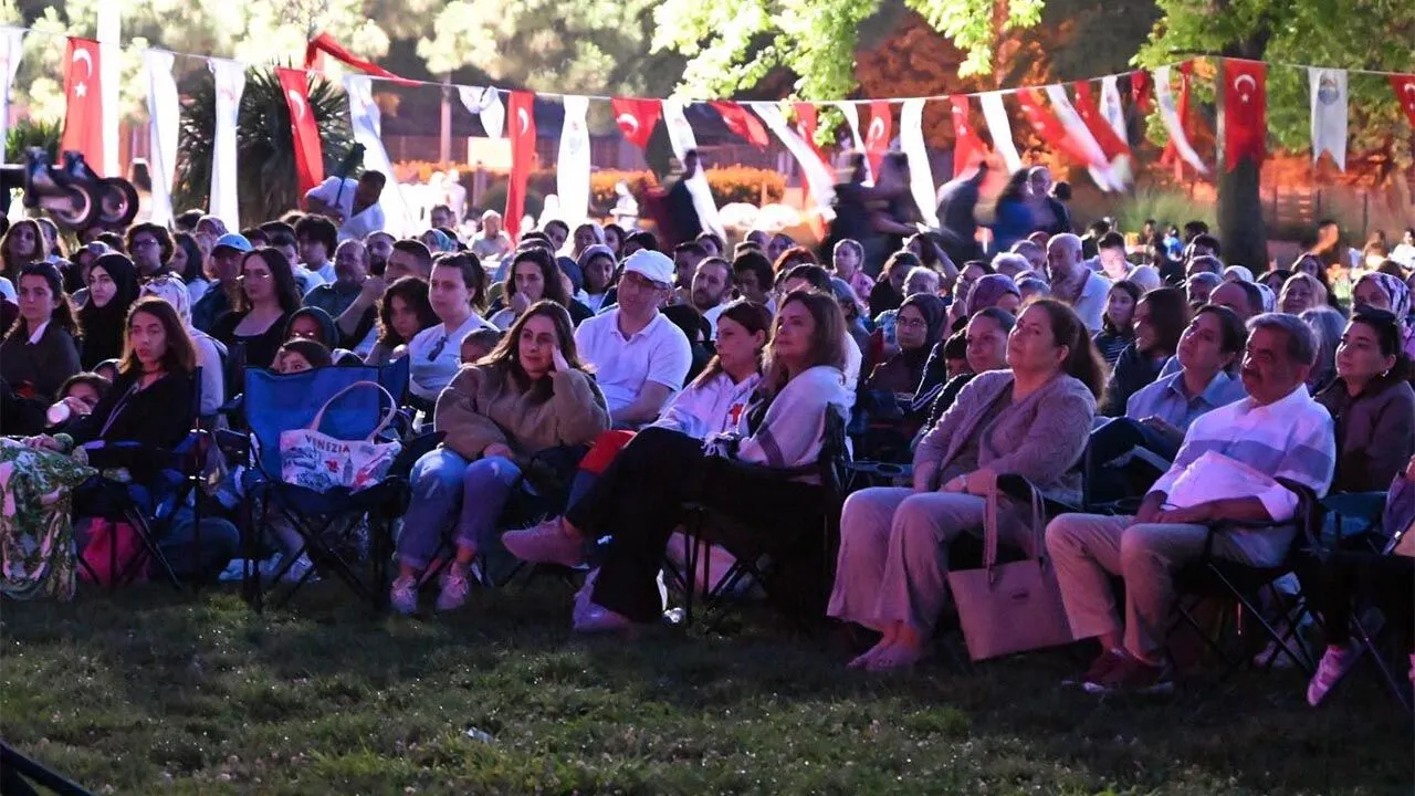 “Meraklısı İçin Öylesine Bir Hikâye” Yalovalı Sanatseverlerle Buluştu