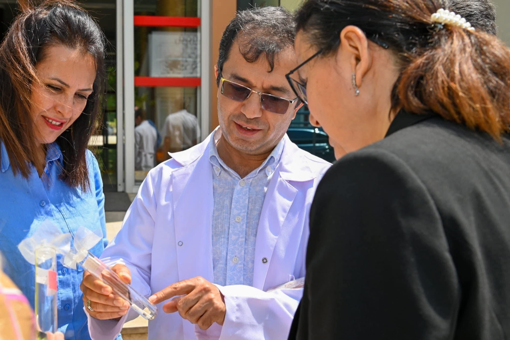 YALOVA’DA BİYOLOJİK MÜCADELEYE GÜÇLÜ DESTEK: VALİ KAYA LABORATUVARDA İNCELEMELERDE BULUNDU