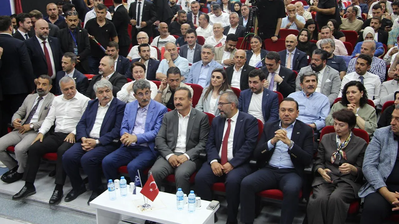 YAVUZ AĞIRALİOĞLU YALOVA'DA HALKLA BULUŞTU: "ANAHTAR PARTİ, UMUDUN VE ADALETİN YENİ ADRESİDİR"