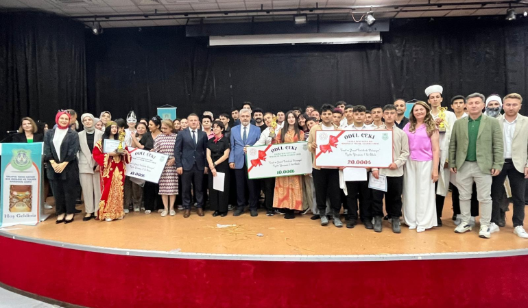 "Sanat ve Zanaat Türkülerde Buluşuyor" Tiyatro Yarışması Finali Yalova’da Gerçekleştirildi