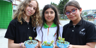 ÇİFTLİKKÖYLÜ ÖĞRENCİLERDEN SIFIR ATIKLA SANATA ANLAMLI DOKUNUŞ