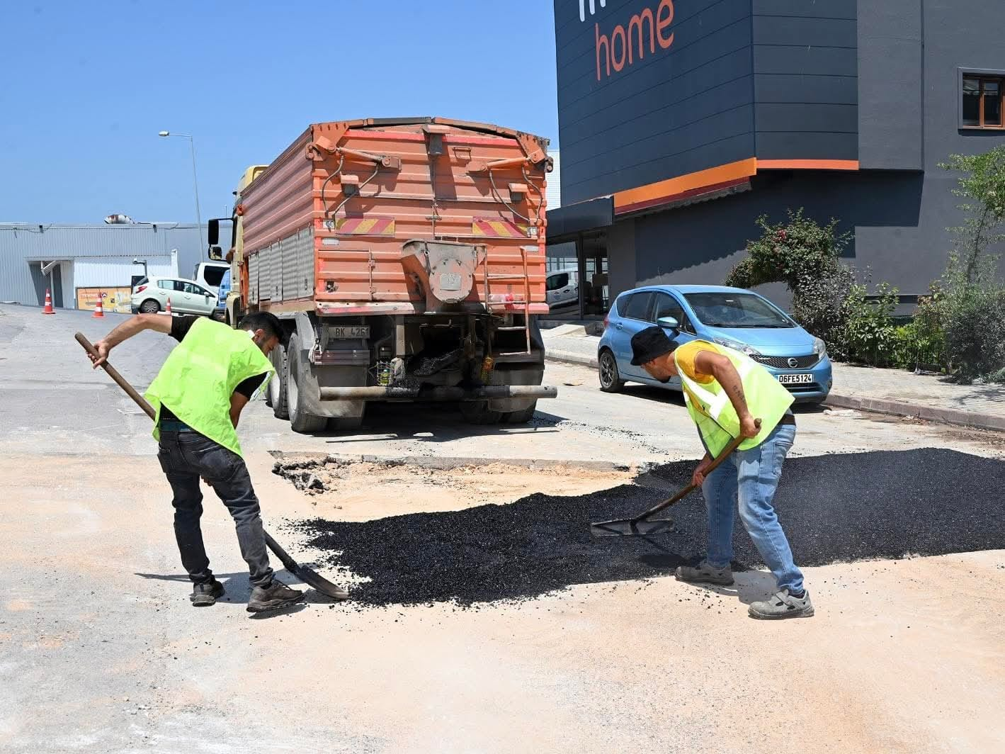 Yalova’da Asfalt Yama Çalışmaları Sürüyor