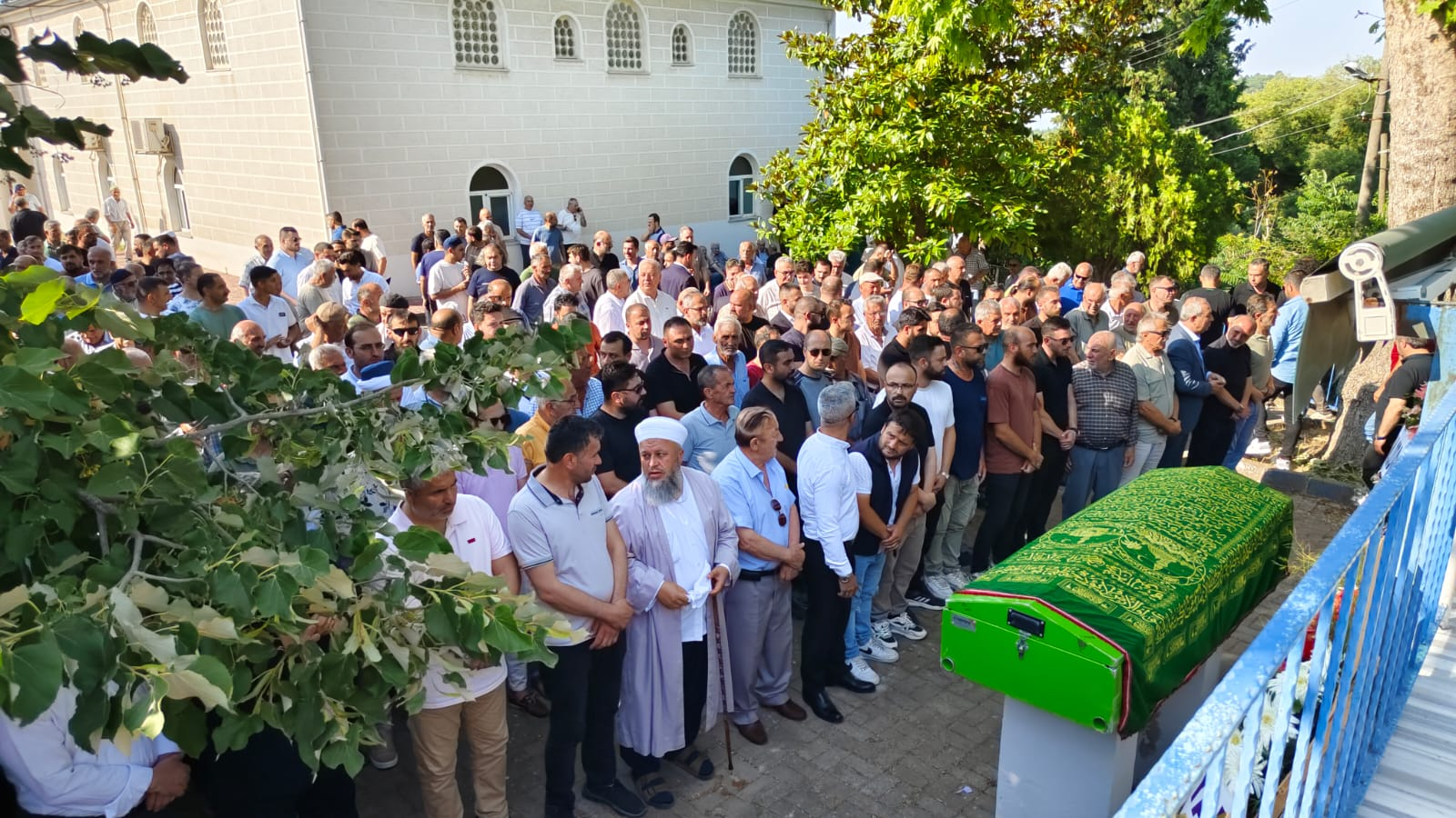 Tavşanlı'nın Eski Belediye Başkanı Kadri Çiçek Son Yolculuğuna Uğurlandı 6 Tavşanlı'nın Eski Belediye Başkanı Kadri Çiçek Son Yolculuğuna Uğurlandı