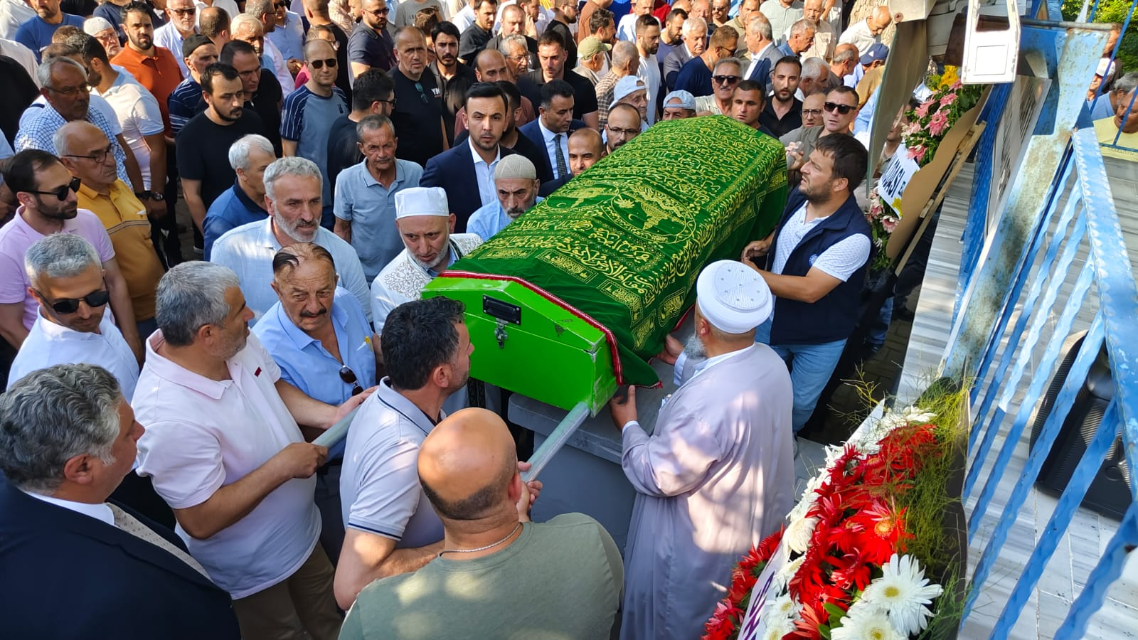 Tavşanlı'nın Eski Belediye Başkanı Kadri Çiçek Son Yolculuğuna Uğurlandı 7 Tavşanlı'nın Eski Belediye Başkanı Kadri Çiçek Son Yolculuğuna Uğurlandı