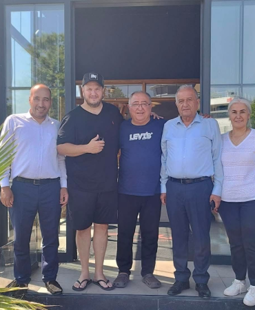 VEFA SALMAN, YALOVA’DA ÖZEL KONUKLARINI AĞIRLADI