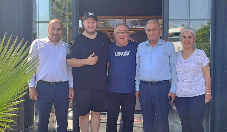 VEFA SALMAN, YALOVA’DA ÖZEL KONUKLARINI AĞIRLADI