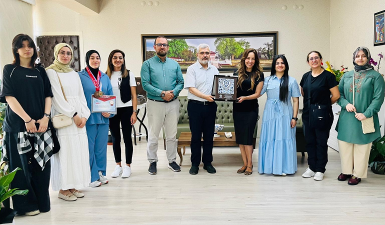 ZEHRA EKSİNOZOĞLU KIZ ANADOLU İMAM HATİP LİSESİ’NDEN TÜRKİYE ÇAPINDA SPORTİF VE SANATSAL BAŞARILAR