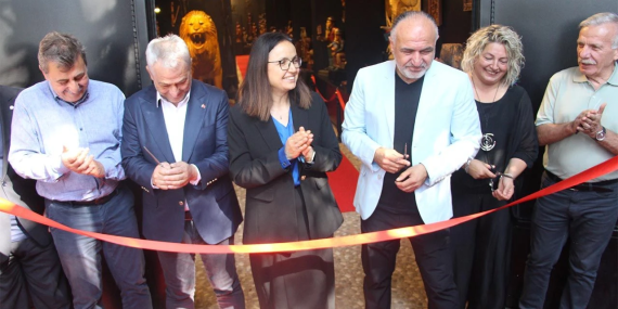 Yalovalı Sanatçı Hakan Evciman’dan 73 Ülkeden Ahşap Sanat Koleksiyonu