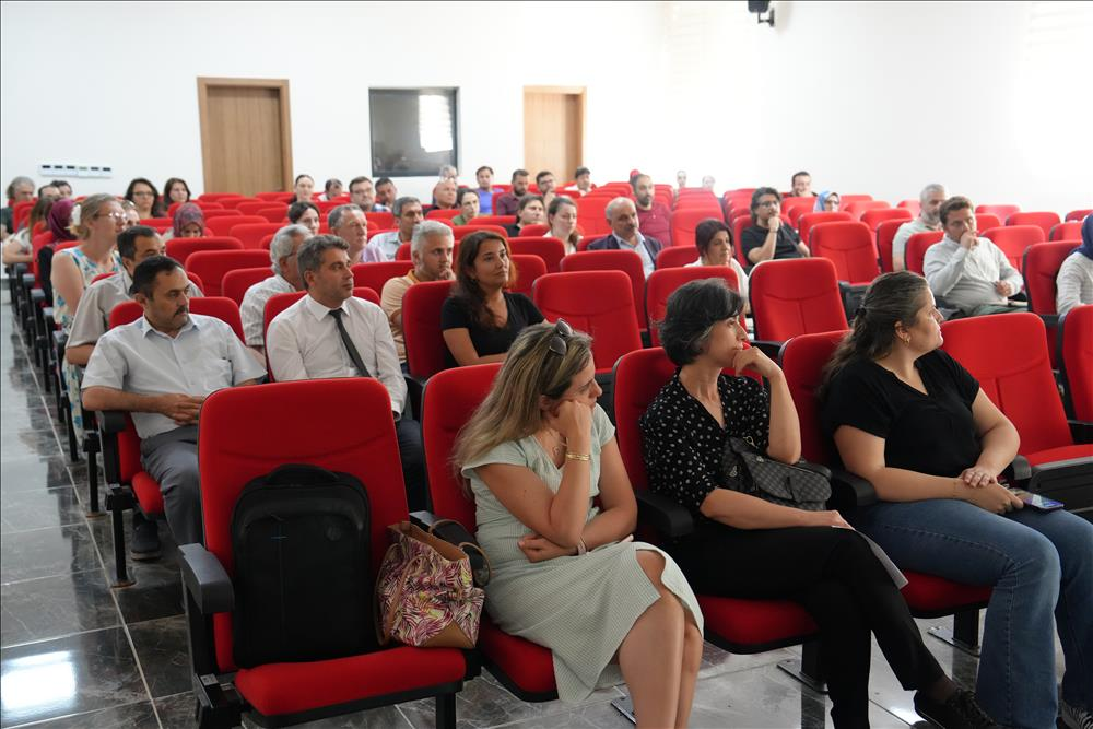 Yalova Üniversitesi’nde Kalite ve Akreditasyon Süreçlerine Yönelik Akran Değerlendirme Programı Düzenlendi