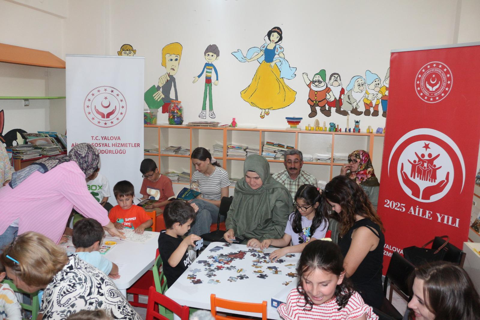 Yalova’da Aile Yılı Kapsamında Anlamlı Etkinlik: Kitap Okuma ve Dijital Bağımlılıkla Mücadele Eğitimi Düzenlendi