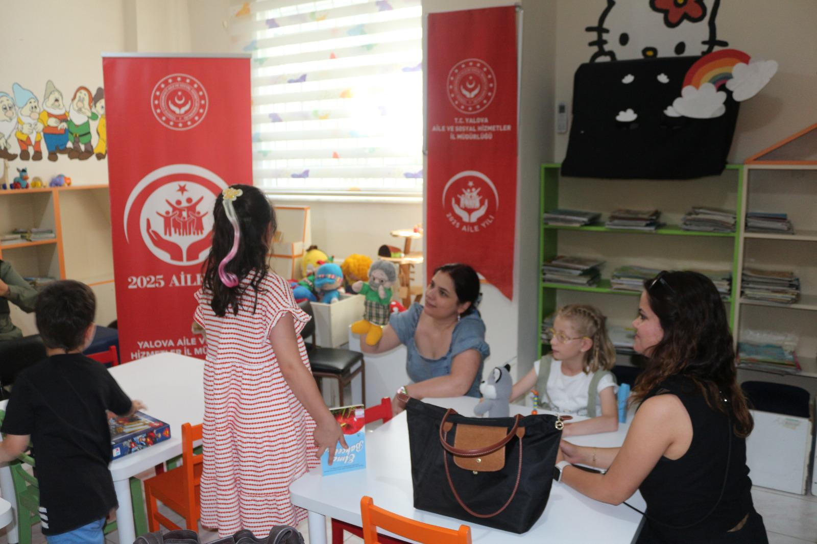 Yalova’da Aile Yılı Kapsamında Anlamlı Etkinlik: Kitap Okuma ve Dijital Bağımlılıkla Mücadele Eğitimi Düzenlendi