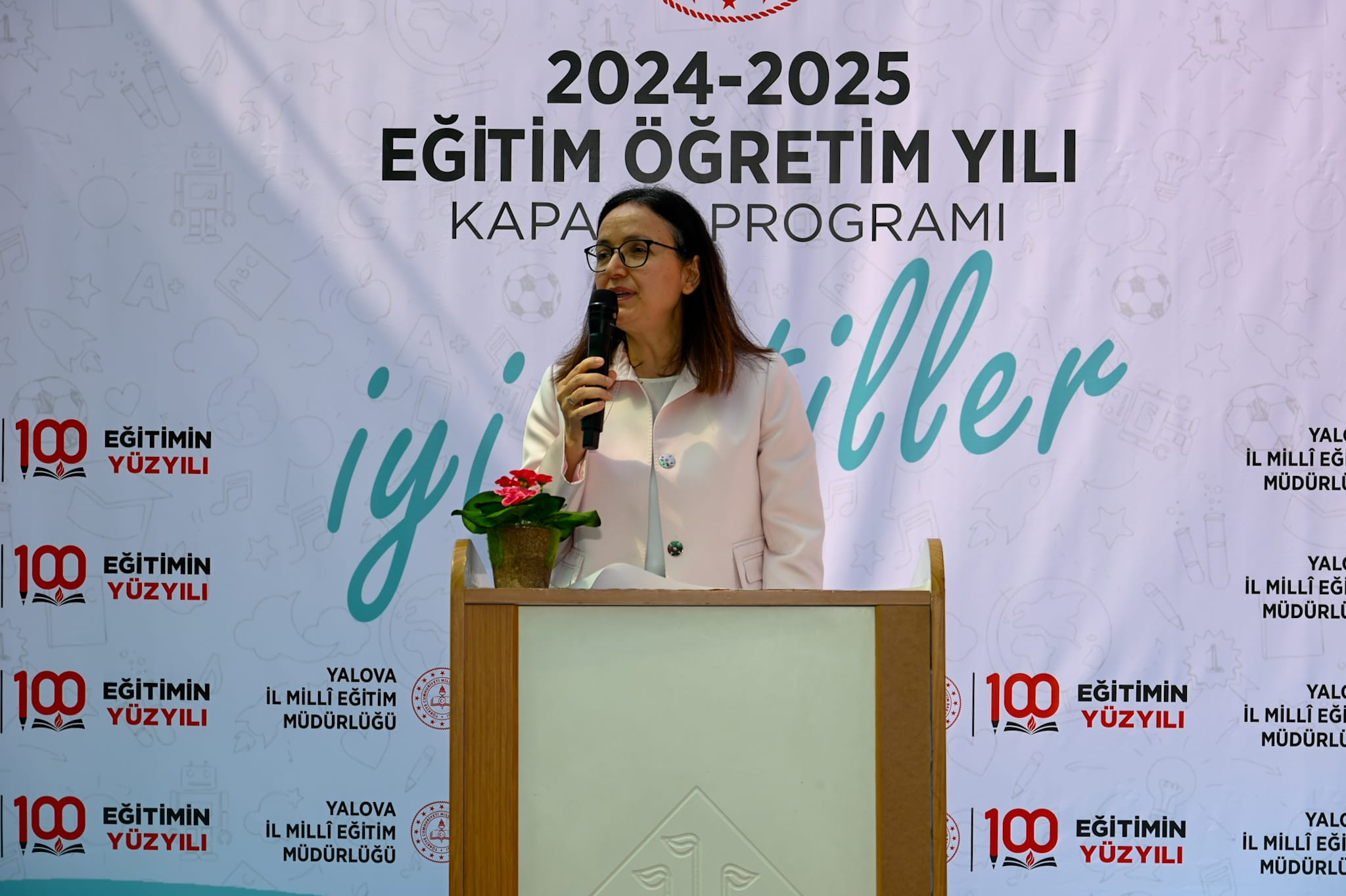 2024-2025 Eğitim Öğretim Yılı, Yalova'da Coşkulu Bir Törenle Sona Erdi