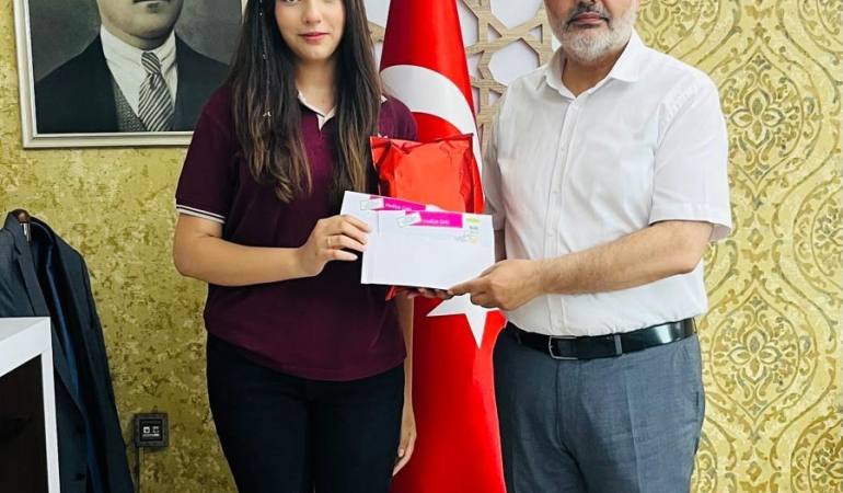 Yalovalı Öğrenciden Türkiye Birinciliği Gururu "Oku-Yorum, Yazı-Yorum" Projesinde Büyük Başarı