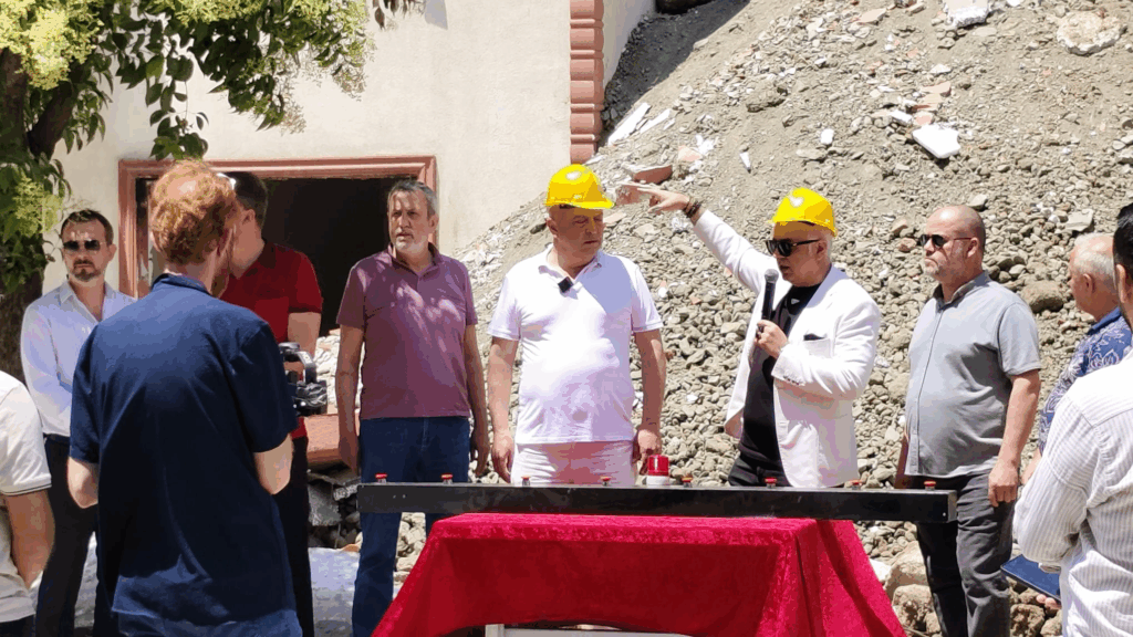 YALOVA’DA KENTSEL DÖNÜŞÜMDE ÖNEMLİ ADIM: HARBİŞ BLOKLARINDA YIKIM BAŞLADI