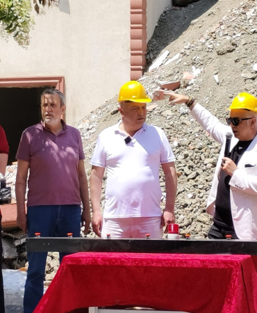 YALOVA’DA KENTSEL DÖNÜŞÜMDE ÖNEMLİ ADIM: HARBİŞ BLOKLARINDA YIKIM BAŞLADI