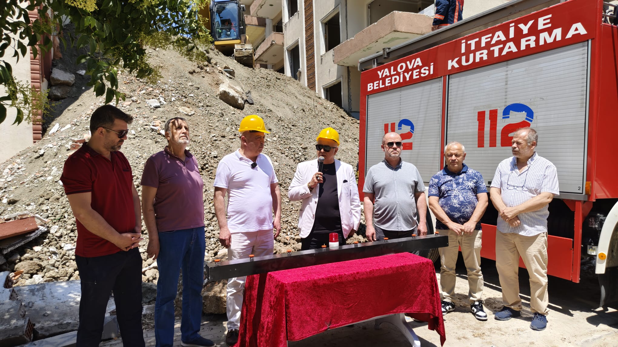YALOVA’DA KENTSEL DÖNÜŞÜMDE ÖNEMLİ ADIM: HARBİŞ BLOKLARINDA YIKIM BAŞLADI