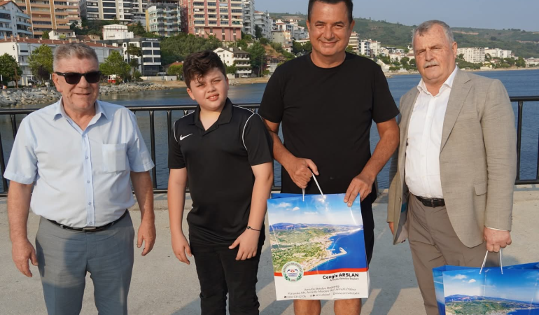 ACUN ILICALI’DAN ARMUTLU’YA ZİYARET