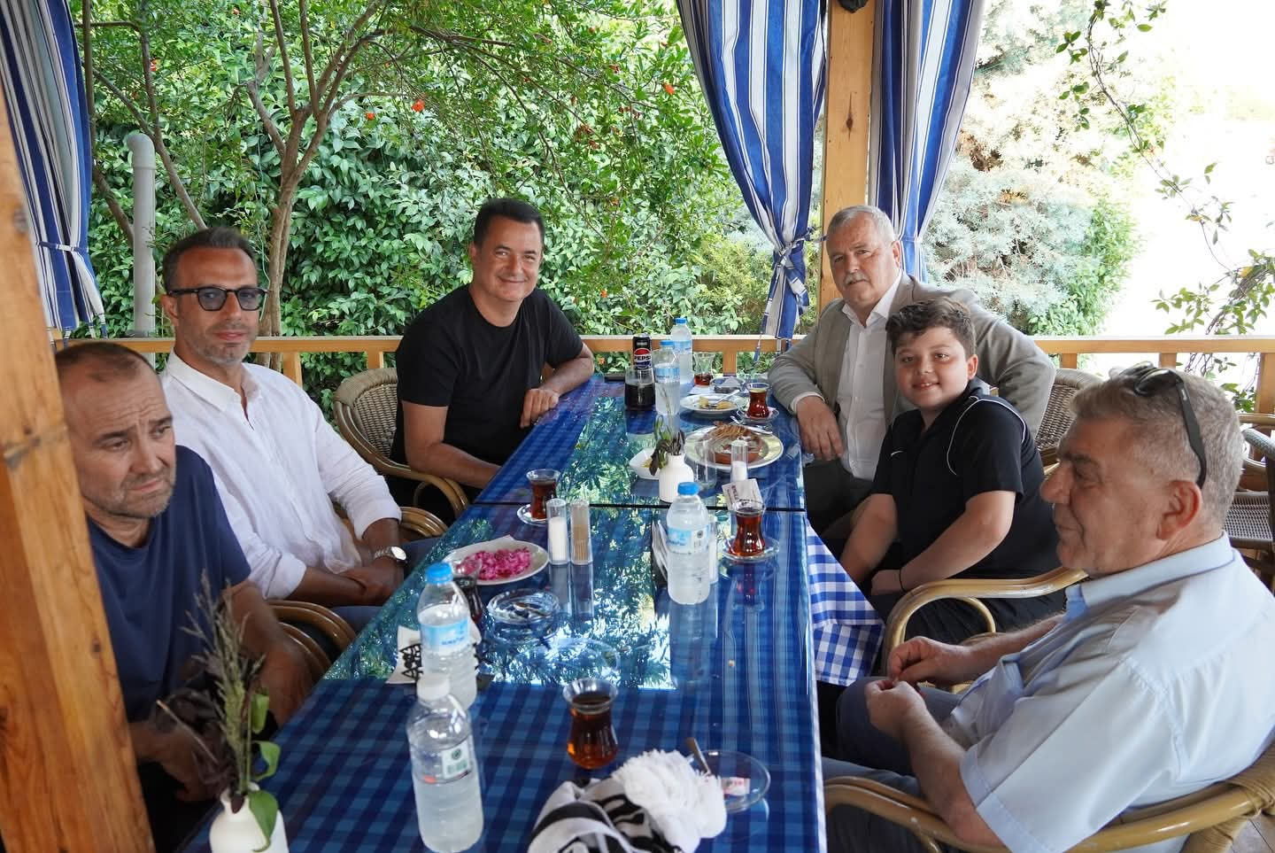 ACUN ILICALI’DAN ARMUTLU’YA ZİYARET