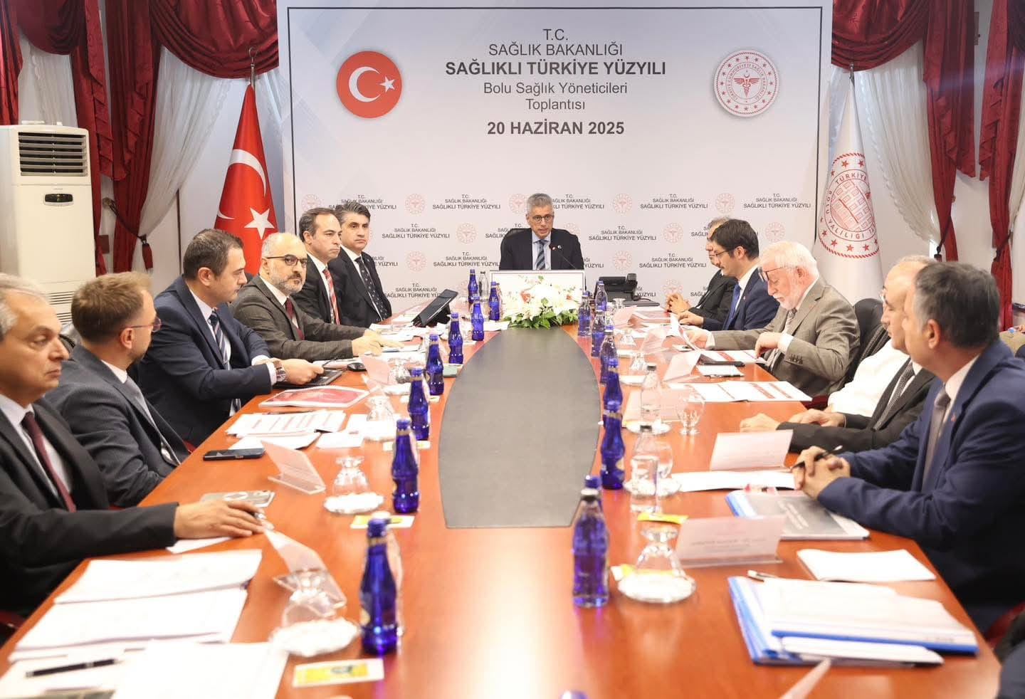 SAĞLIK BAKANI MEMİŞOĞLU, BOLU’DA SAĞLIK YÖNETİCİLERİYLE BİR ARAYA GELDİ