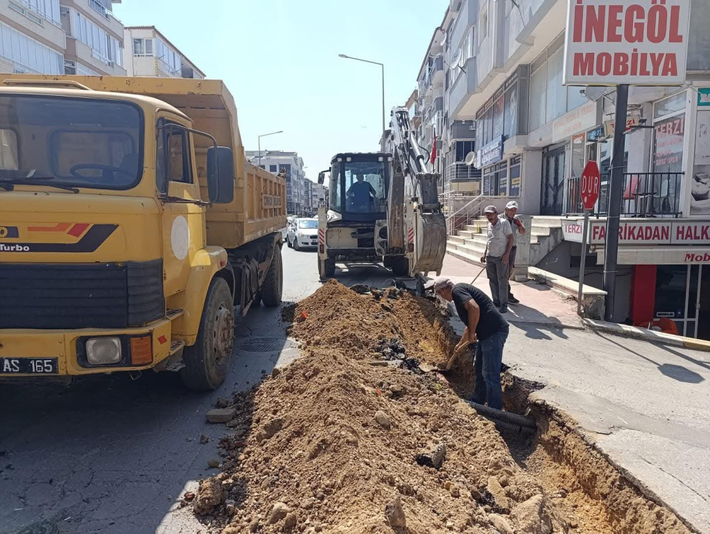 Çınarcık Belediyesi’nden Altyapı ve Üstyapıda Yoğun Mesai