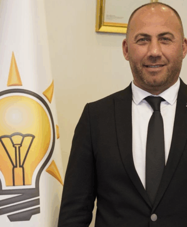 Çınarcık’ta “Şov Var, Hizmet Yok” Tartışması: AK Parti’den Belediye Yönetimine Sert Eleştiriler