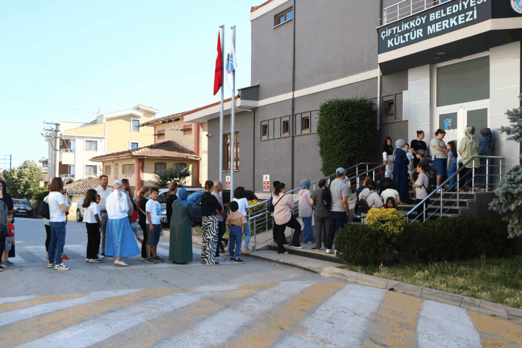 ÇİFTLİKKÖY’DE YAZ KURSLARINA YOĞUN İLGİ